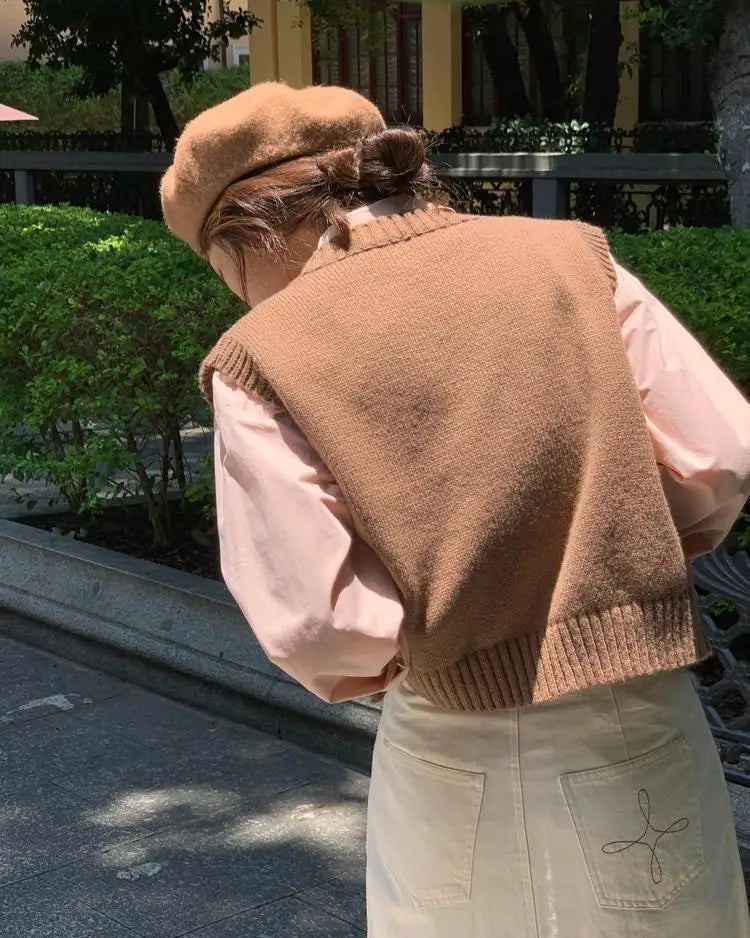 Cropped V-Neck Knit Sweater Vest