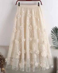 Its high waist and A line shape create a balanced silhouette, while the elastic waistband offers ease through the day.