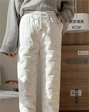 A high rise and elastic waist make room for easy movement, while the loose fit feels relaxed throughout the day.