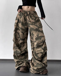 Built for streetwear ease, this high waisted pant balances a relaxed wide leg with structured detailing at the front and hem.