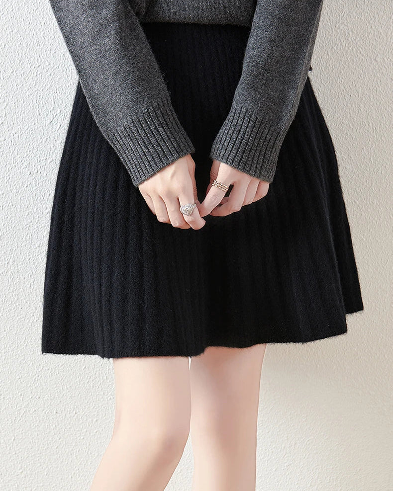 Wool Knitted Fashionable Solid-Color Short Skirt