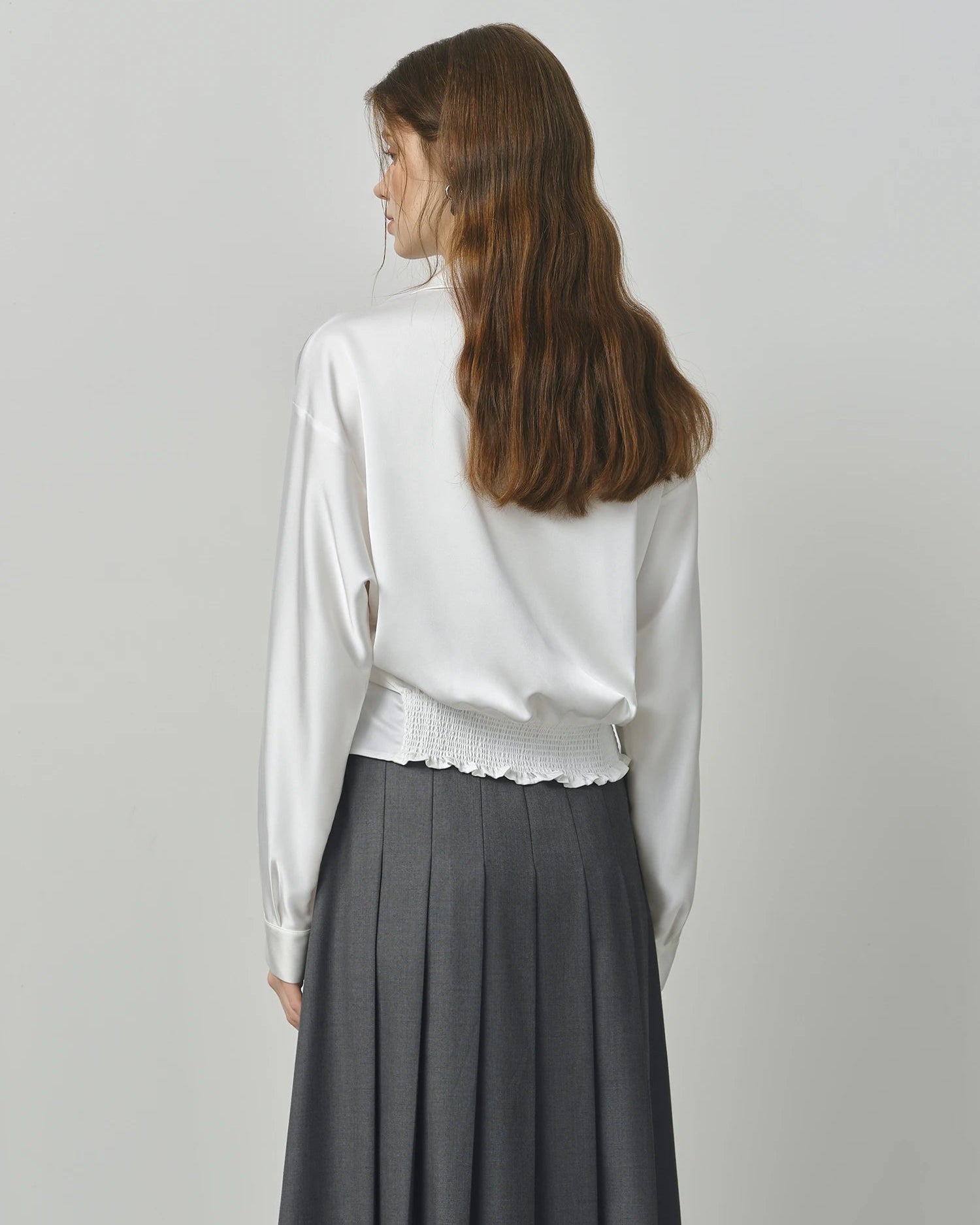 V-Neck Long-Sleeved Slightly Loose Knotted Shirt