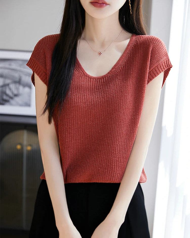 Crew-Neck Sleeveless Knit Top