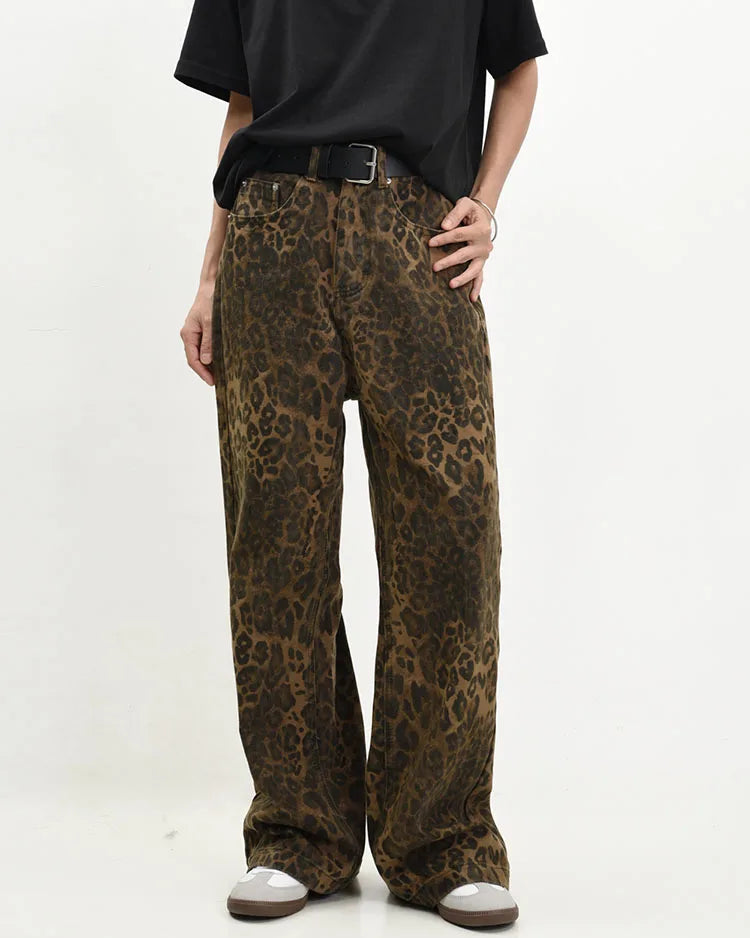 high-rise wide-leg jeans. Structured cotton denim, relaxed fit, full-length cut.