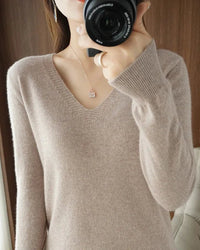 Soft And Slim-Fitting V-Neck Knit Sweater