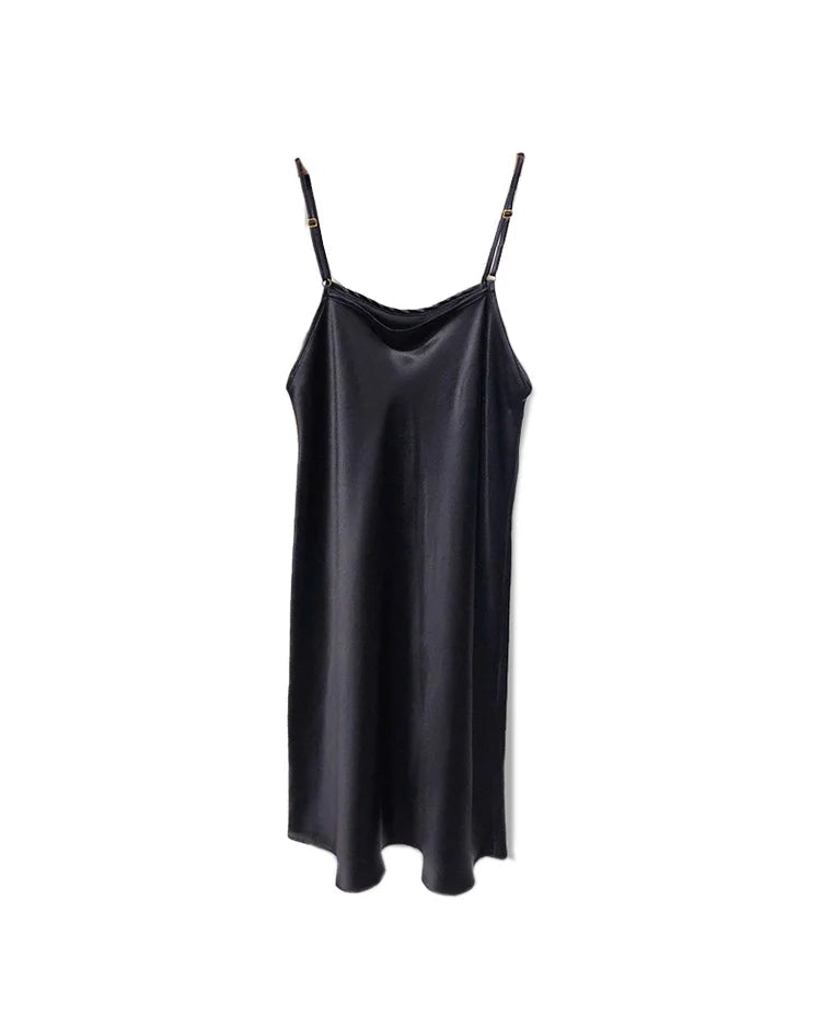 Black / M