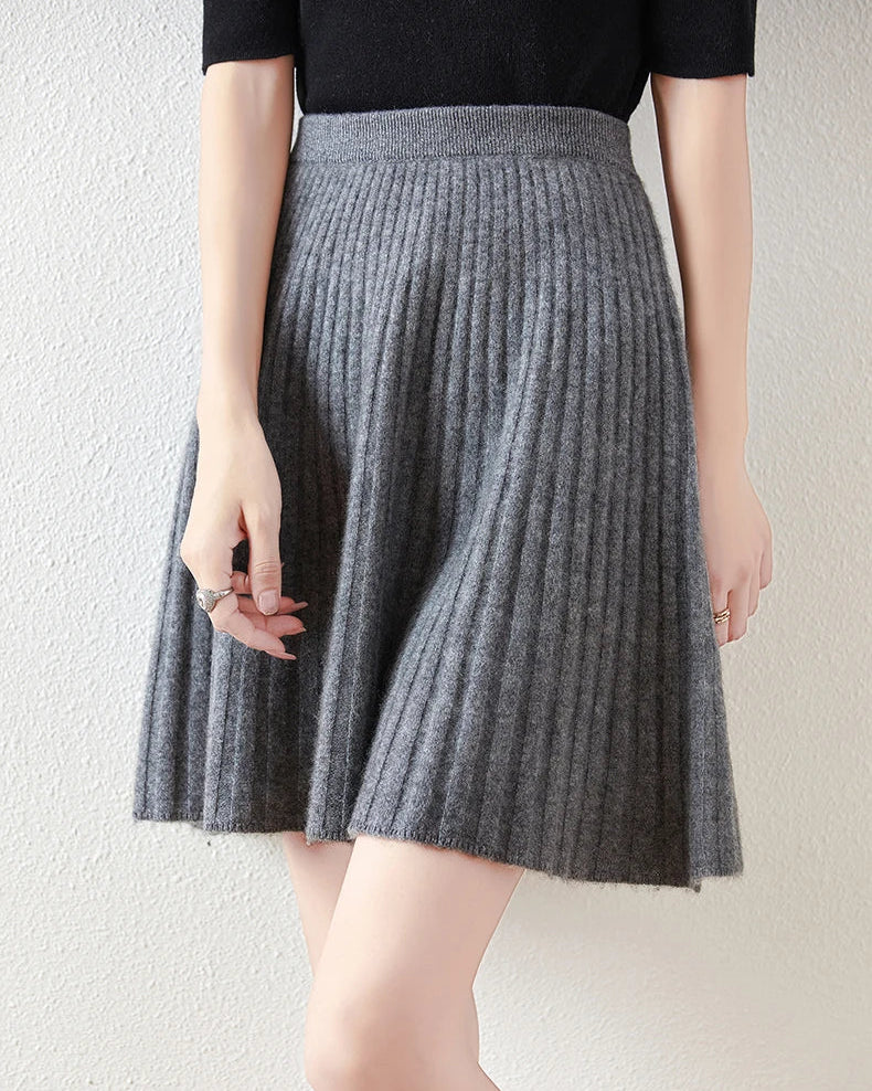 Wool Knitted Fashionable Solid-Color Short Skirt