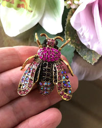 Retro Court-Style Bee Brooch