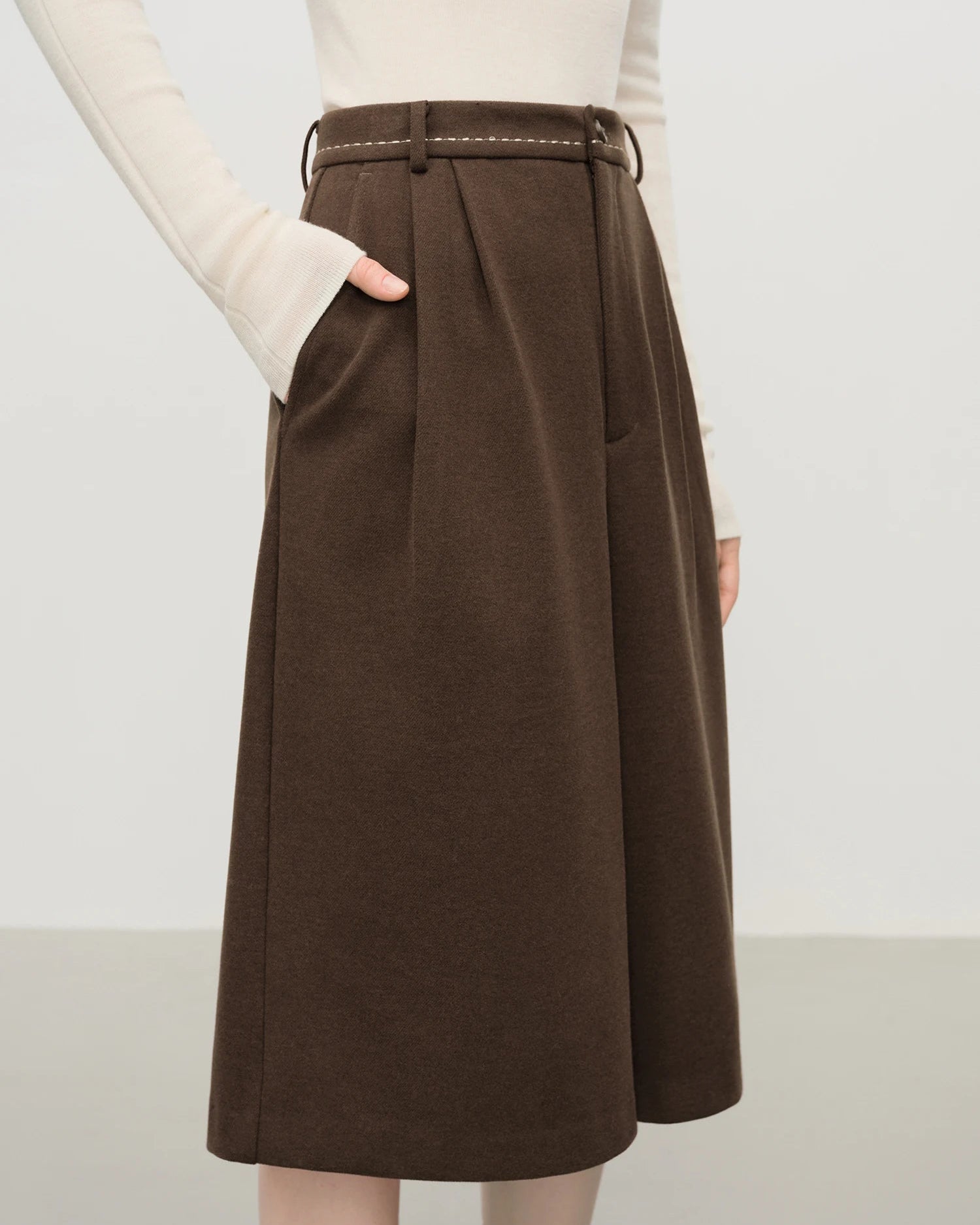 Retro Straight-Leg Loose High-Waisted Shorts