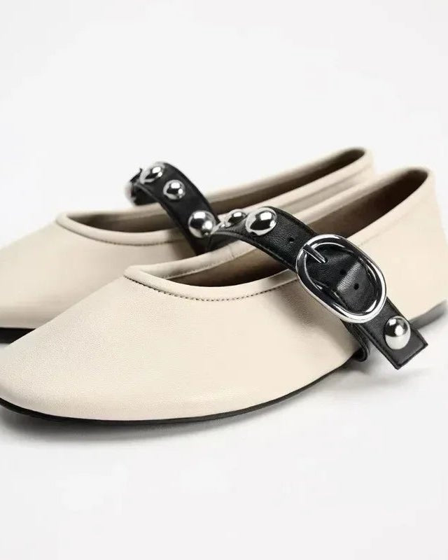 Soft Flat Shoes With Rivet Buckles