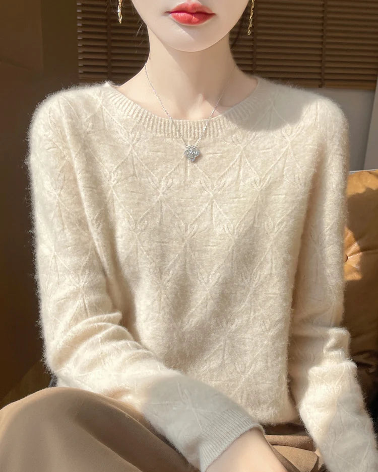 100% merino wool O-neck hollow-out pullover sweater. Extra-heavy, medium stretch — a thick, warm geometric casual autumn winter knitwear bottoming top for women.