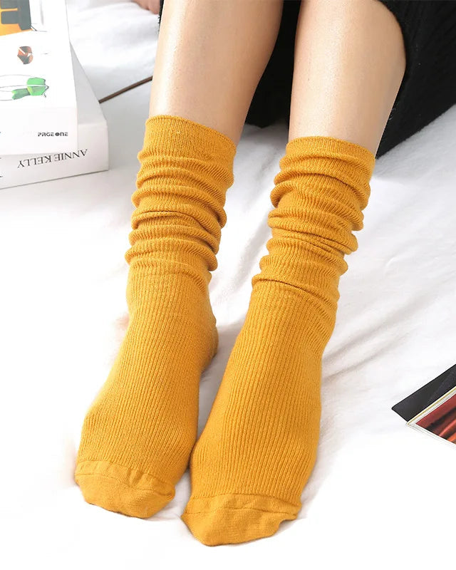 Organic cotton crew socks — breathable, soft, and designed for everyday ease.