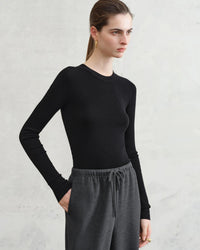 Wool Superfine Seamless Crew Neck Sweater