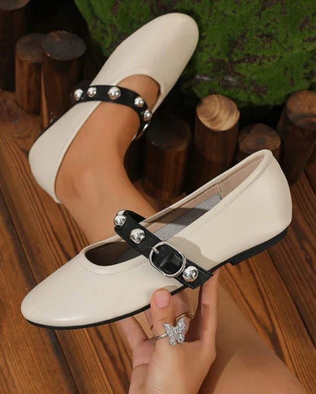 Soft Flat Shoes With Rivet Buckles