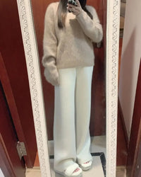 Women’s wool high-waist wide-leg trousers with cloud-soft hand and fluid drape—polished layer for autumn offices, weekend brunches or fireside lounging.