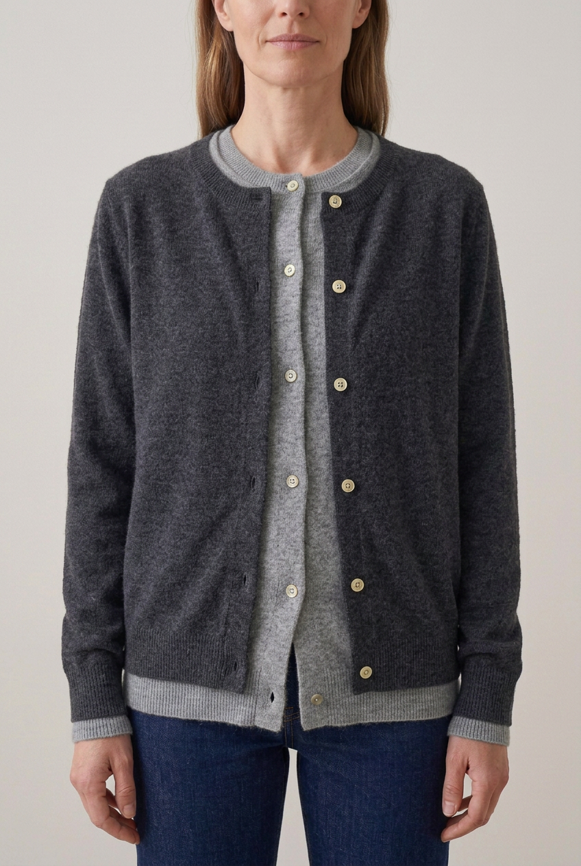 Dark Grey 领口