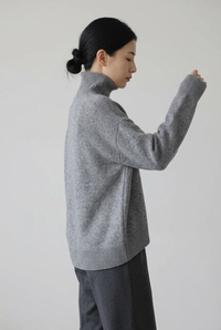Grey 侧面展示