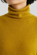 Yellow 领口细节